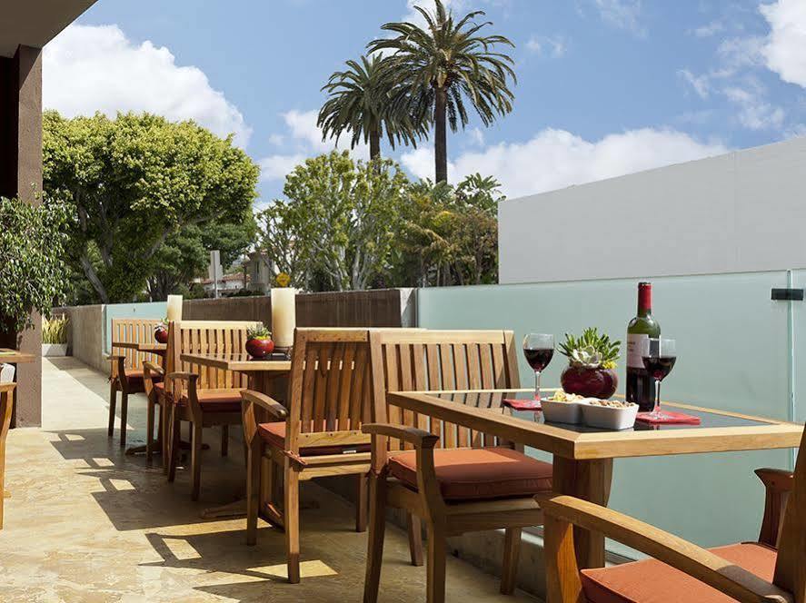 Elan Hotel 3*